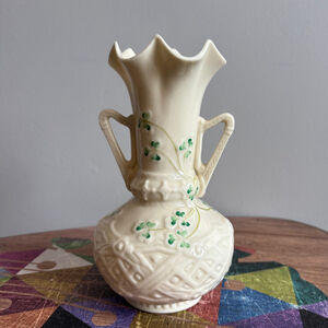 Belleek Shamrock Vintage Porcelain Vase #0857, 6th Mark, Made in Ireland, Cream
